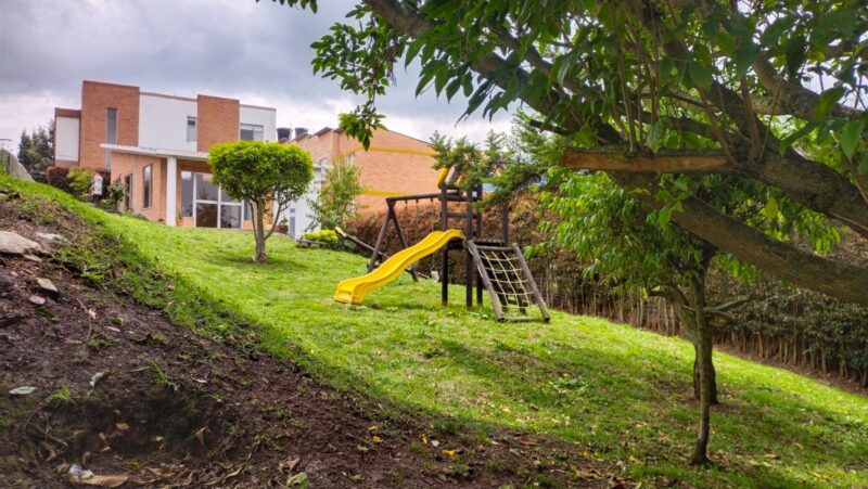 VENDO CASA - CONJUNTO BOSQUES DE COGUA