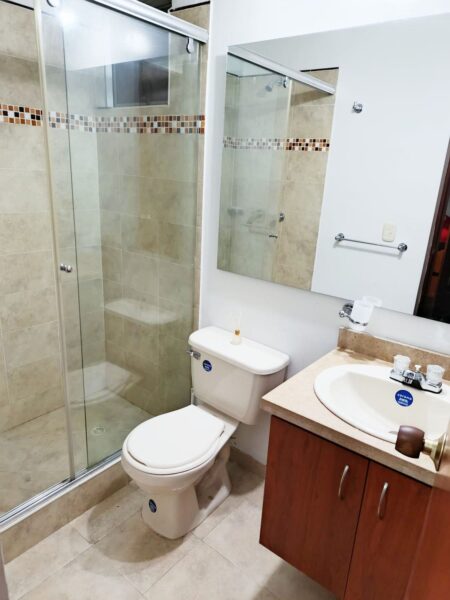 APARTAMENTO EN VENTA-HACIENDA LA QUINTA 2